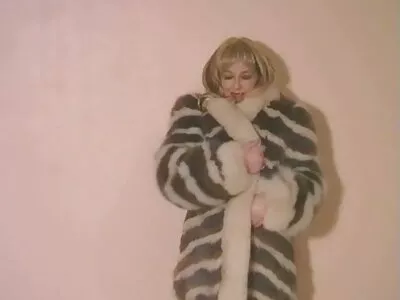 લેટિના ગુજરાતી સેકસી બીપી વીડીયો કેમેરાની સામે ક્રિમ્પી સાથે ચોદાય છે