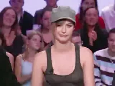 એક પાતળી રાજકુમારી તેના પરાકાષ્ઠાએ પહોંચે છે સેકસી વીડીયો ઓપન