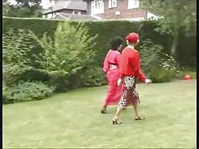 મોહક લingerંઝરી માં એચડી સેકસ વીડીયો સોનેરી