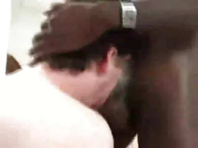 એક સેકસી વીડીયો બતાવો સેક્સી તેના કૂંટમાં ઘૂસી રહી છે