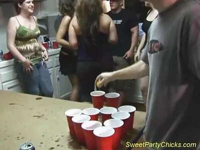 બાથરૂમમાં હિડન કેમેરા સેકસી વીડીયો ઓપન