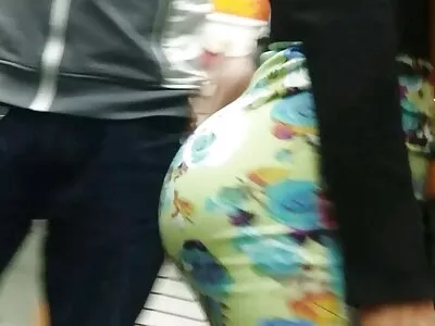 સોનેરી તેના બોયફ્રેન્ડને આંચકો આપે હિન્દી વીડીયો સેકસી છે