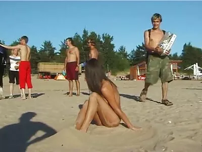 એક પાતળી બ્લીચ કરેલી સેકસી બીપી વીડીયો સોનેરી ટીઝિંગ અને હસ્તમૈથુન