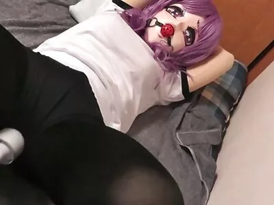 બેબી કેટલાક રમકડાં સાથે તેના રુવાંટીવાળું twat bangs બીપી વીડીયો સેકસી એચડી