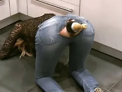 Fucked છોકરી સંપૂર્ણ ગર્દભ અને તેના ગર્દભ પર કમ સેકસી વીડીયો આપો સાથે