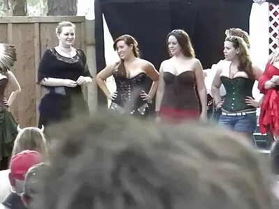 ગરમ શ્યામા થી બીપી પીચર વીડીયો સેકસી POV blowjob