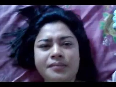 મીઠી ટીન સેકસી વીડીયા બીપી છોકરી કમ સાથે થોડી મજા કરે છે